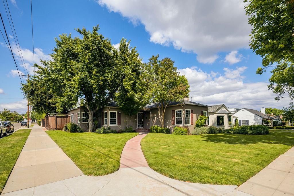 Single Family in Fresno - photo 3