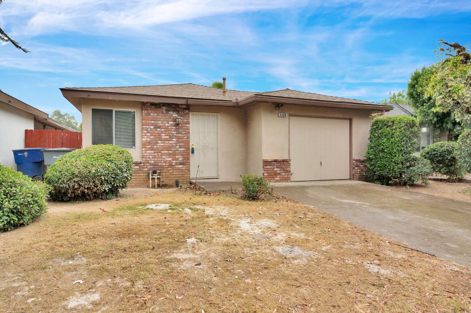 Single Family in Fresno - photo 2