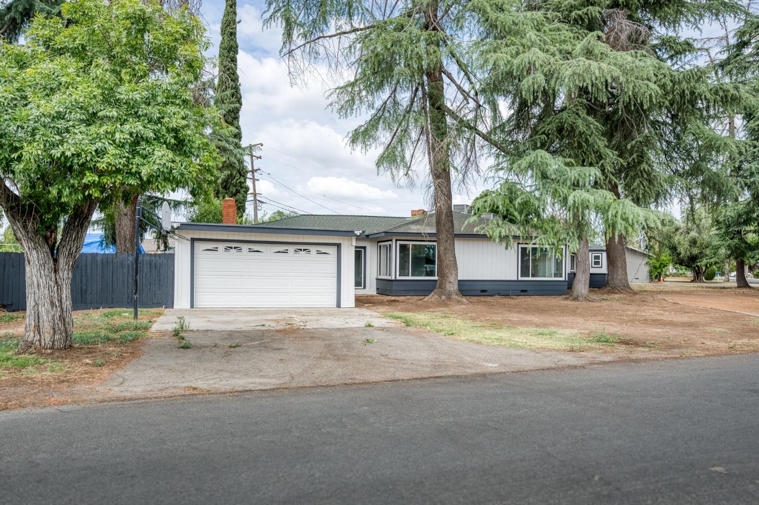 Single Family in Fresno - photo 3