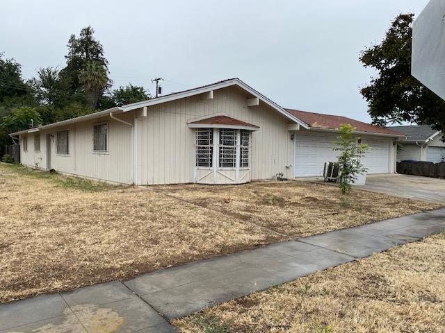 Single Family in Fresno - photo 3