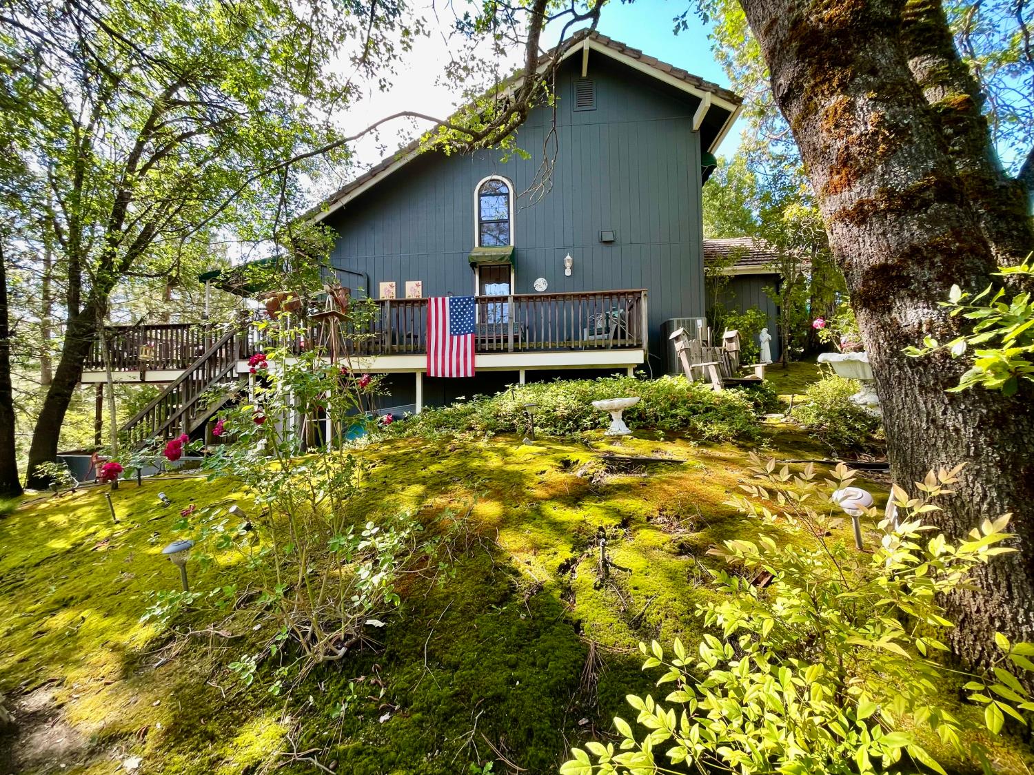 Townhouse in Bass Lake - photo 3