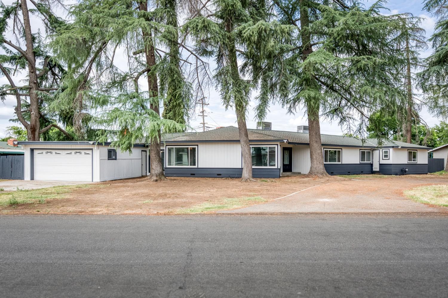Single Family in Fresno - photo 2