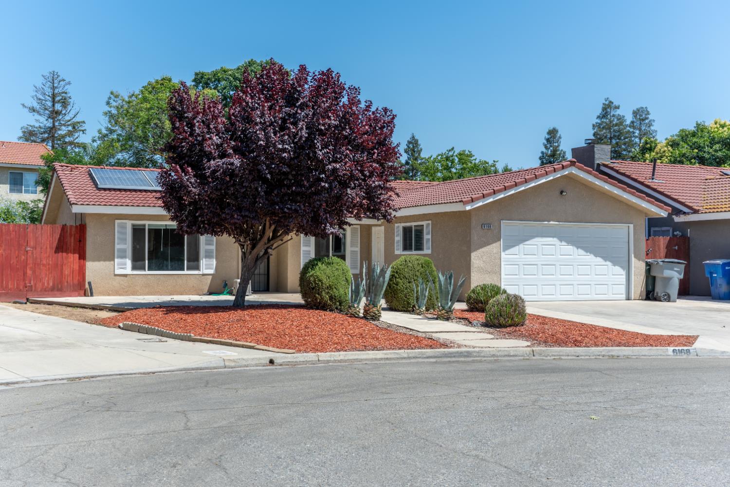 Single Family in Fresno - photo 3