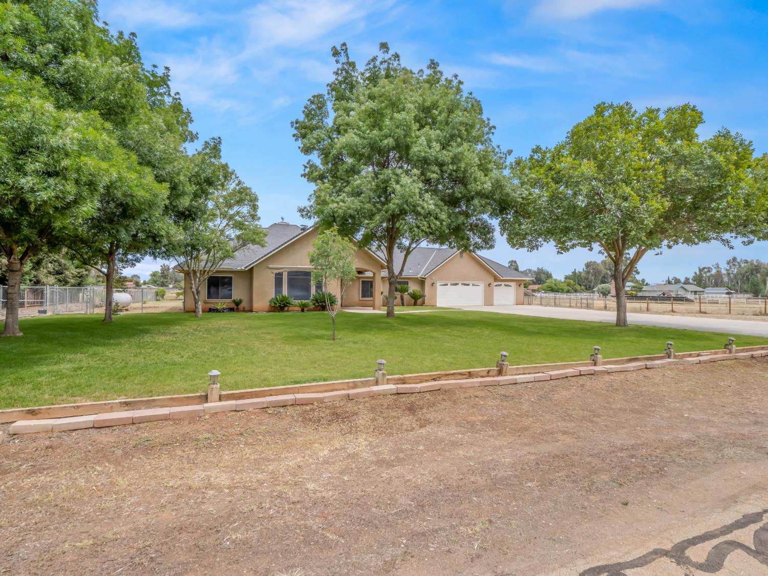 Single Family in Sanger - photo 3