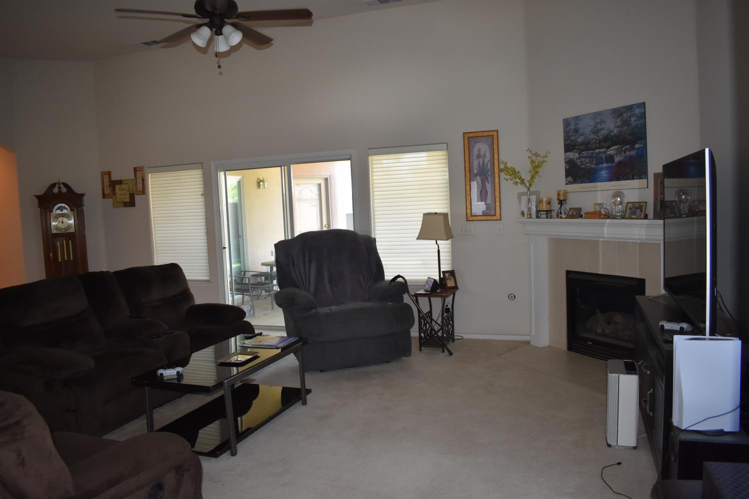 Single Family in Fresno - photo 3