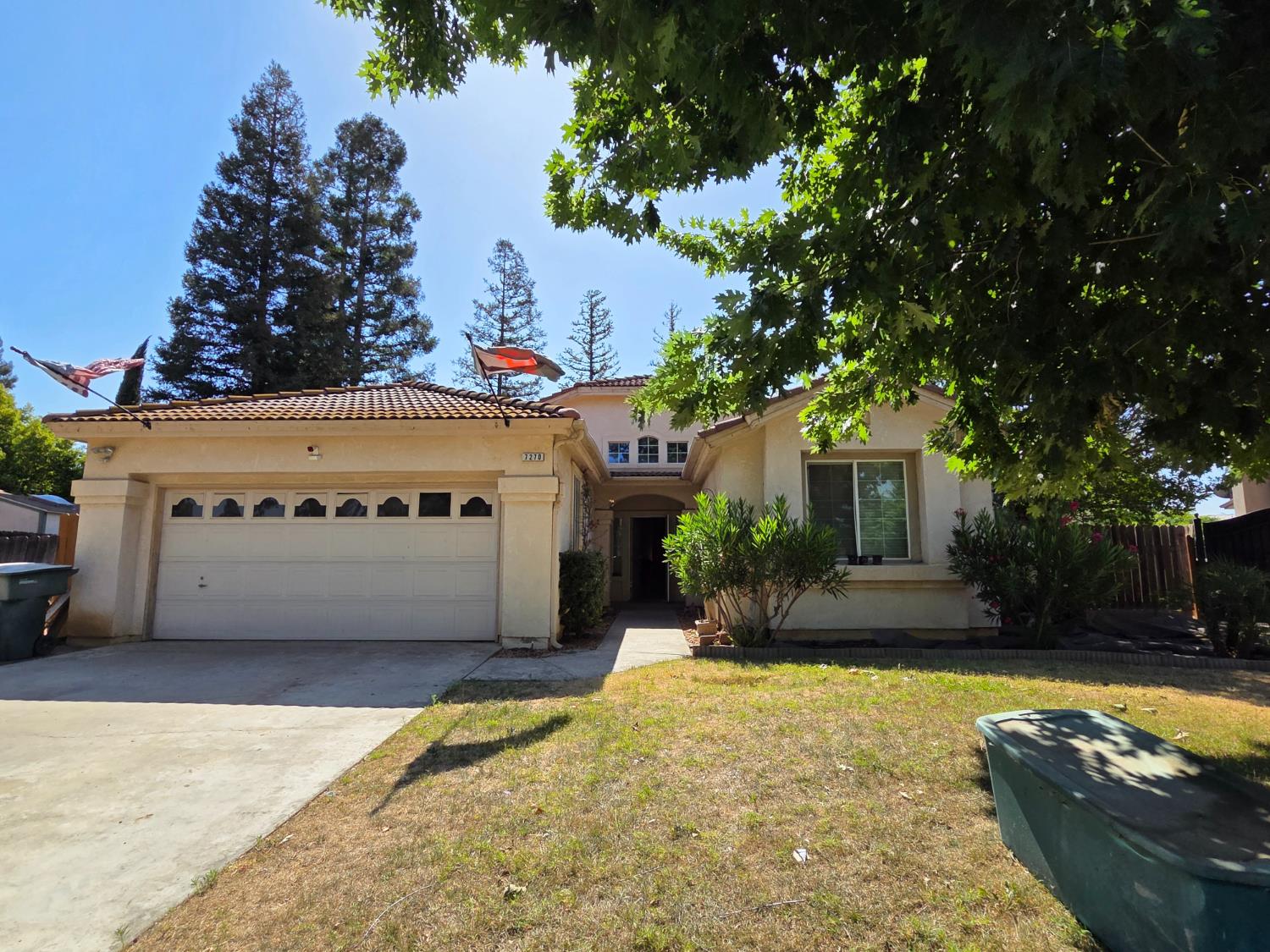 Single Family in Fresno - photo 2