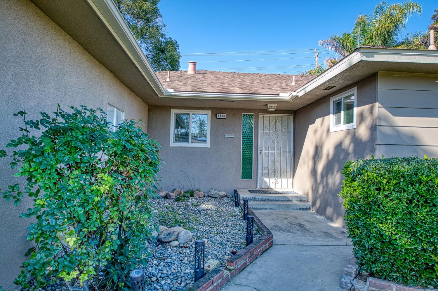 Single Family in Fresno - photo 3