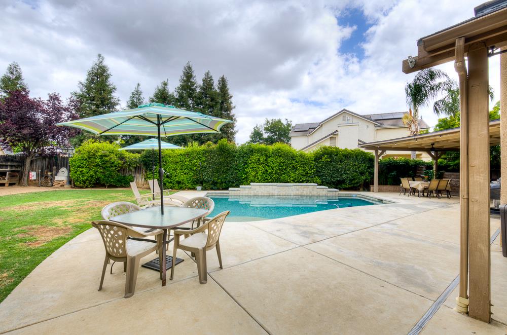Single Family in Fresno - photo 3