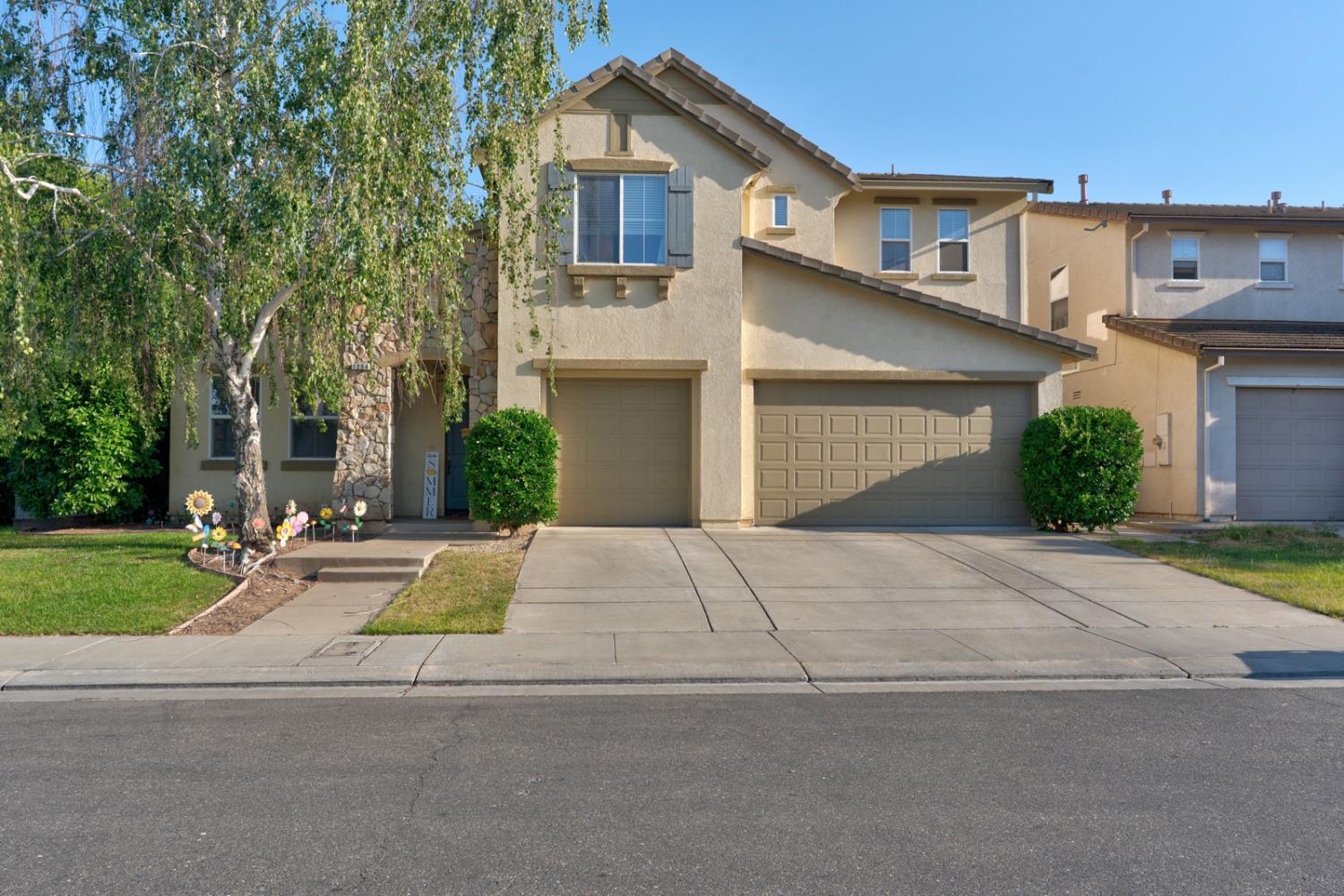 Featured listings