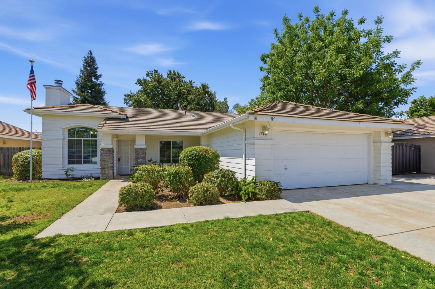 Single Family in Clovis - photo 2