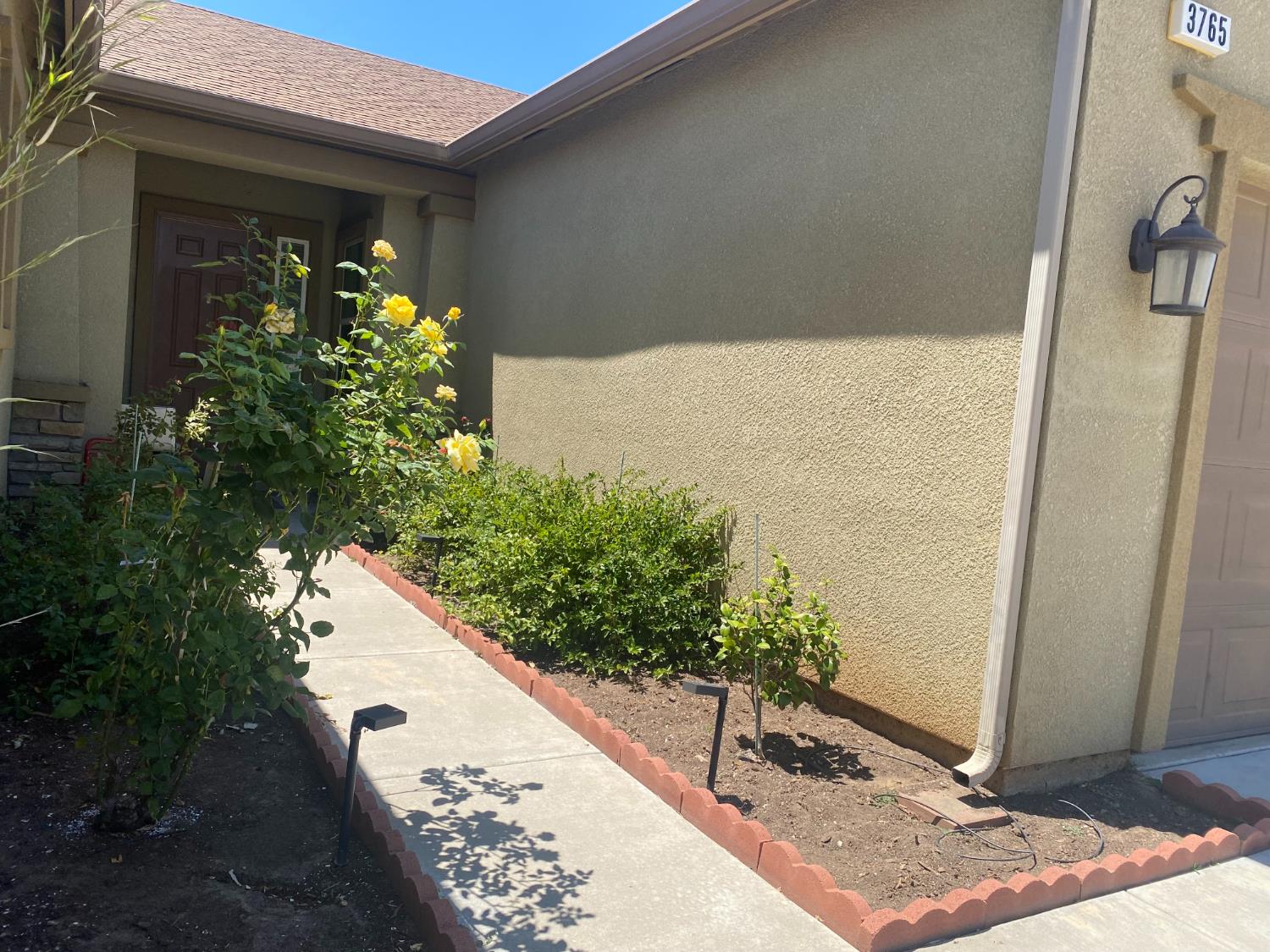 Single Family in Fresno - photo 2