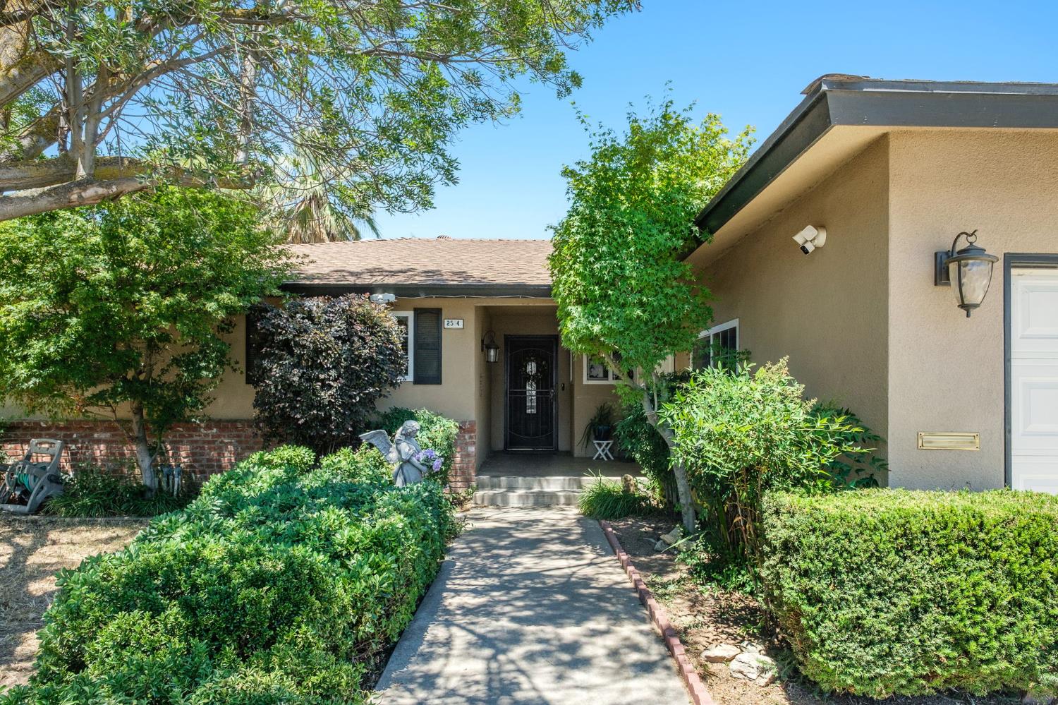 Single Family in Fresno - photo 3