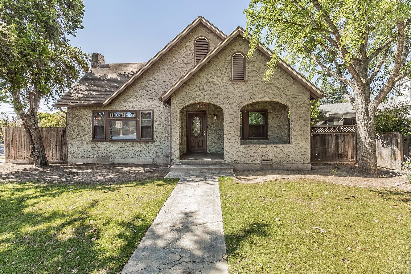 Single Family in Fresno - photo 2