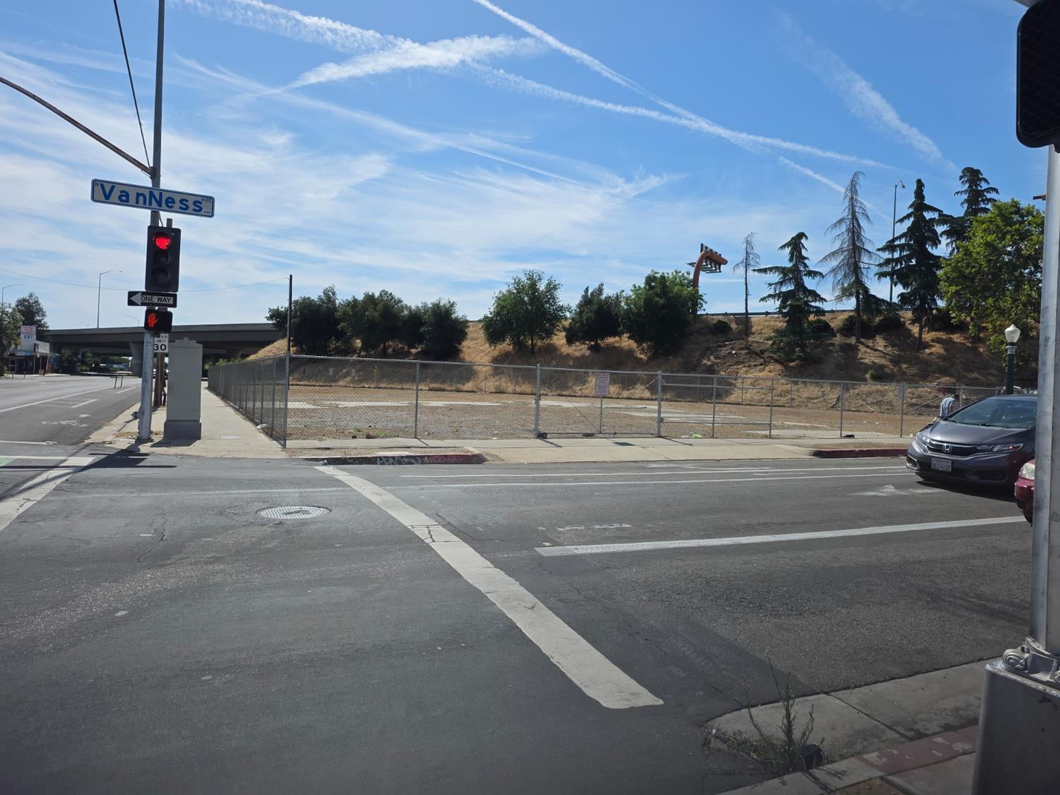 Commercial in Fresno - photo 2