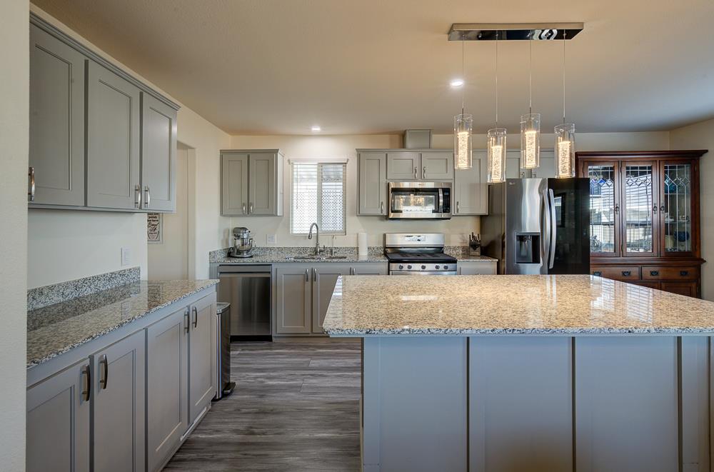 Mobile Home in Clovis - photo 3