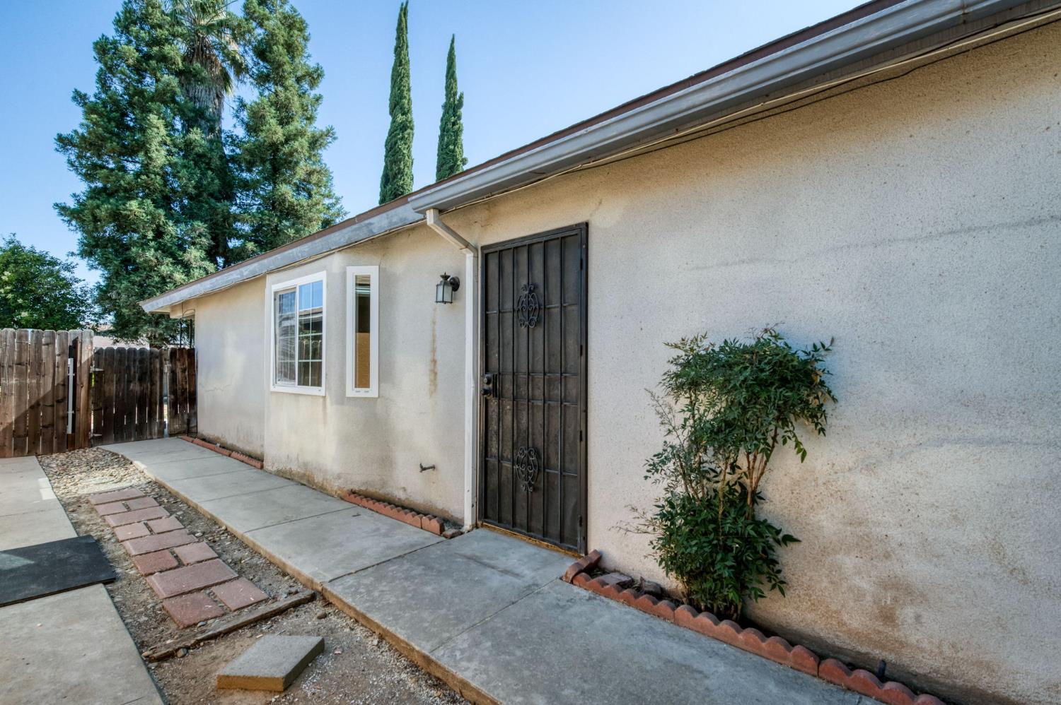 Condo in Fresno - photo 3