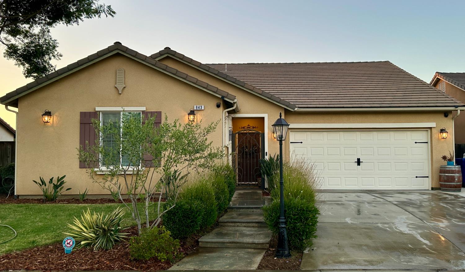 Single Family in Dinuba