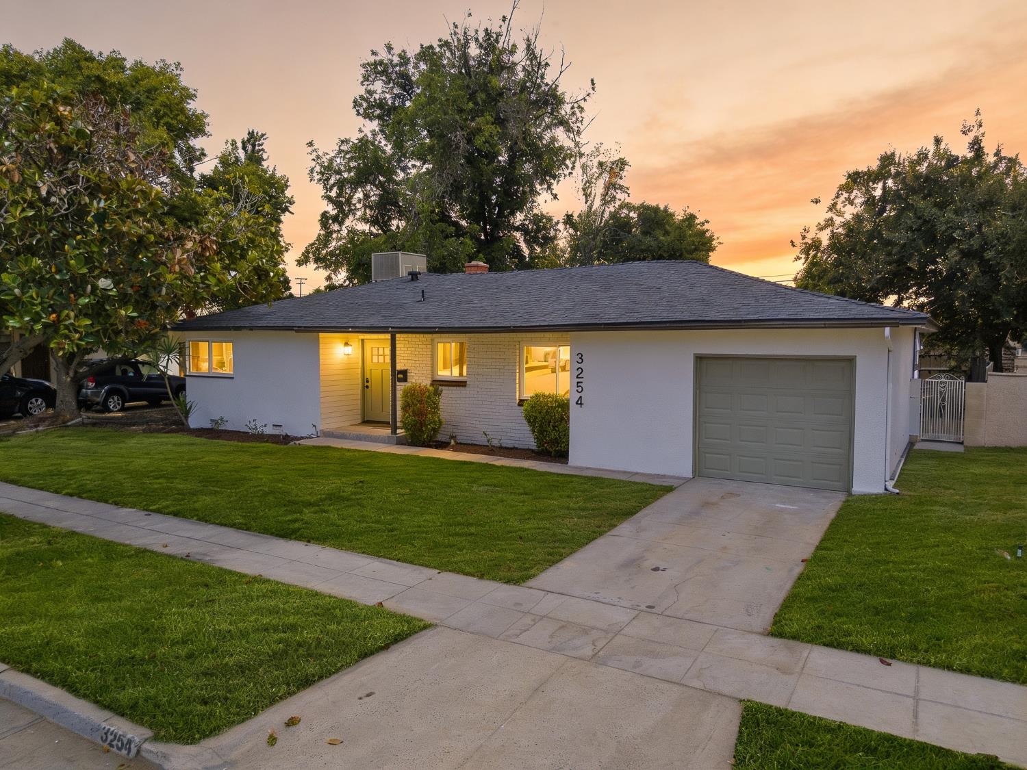 Single Family in Fresno - photo 2