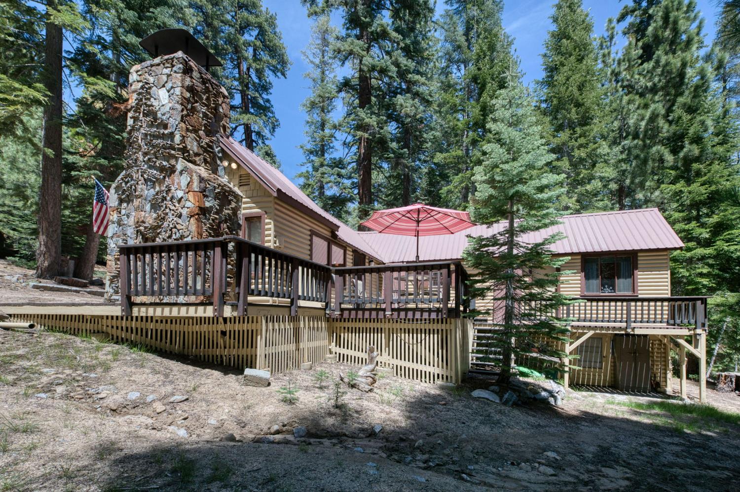 Single Family in Lakeshore