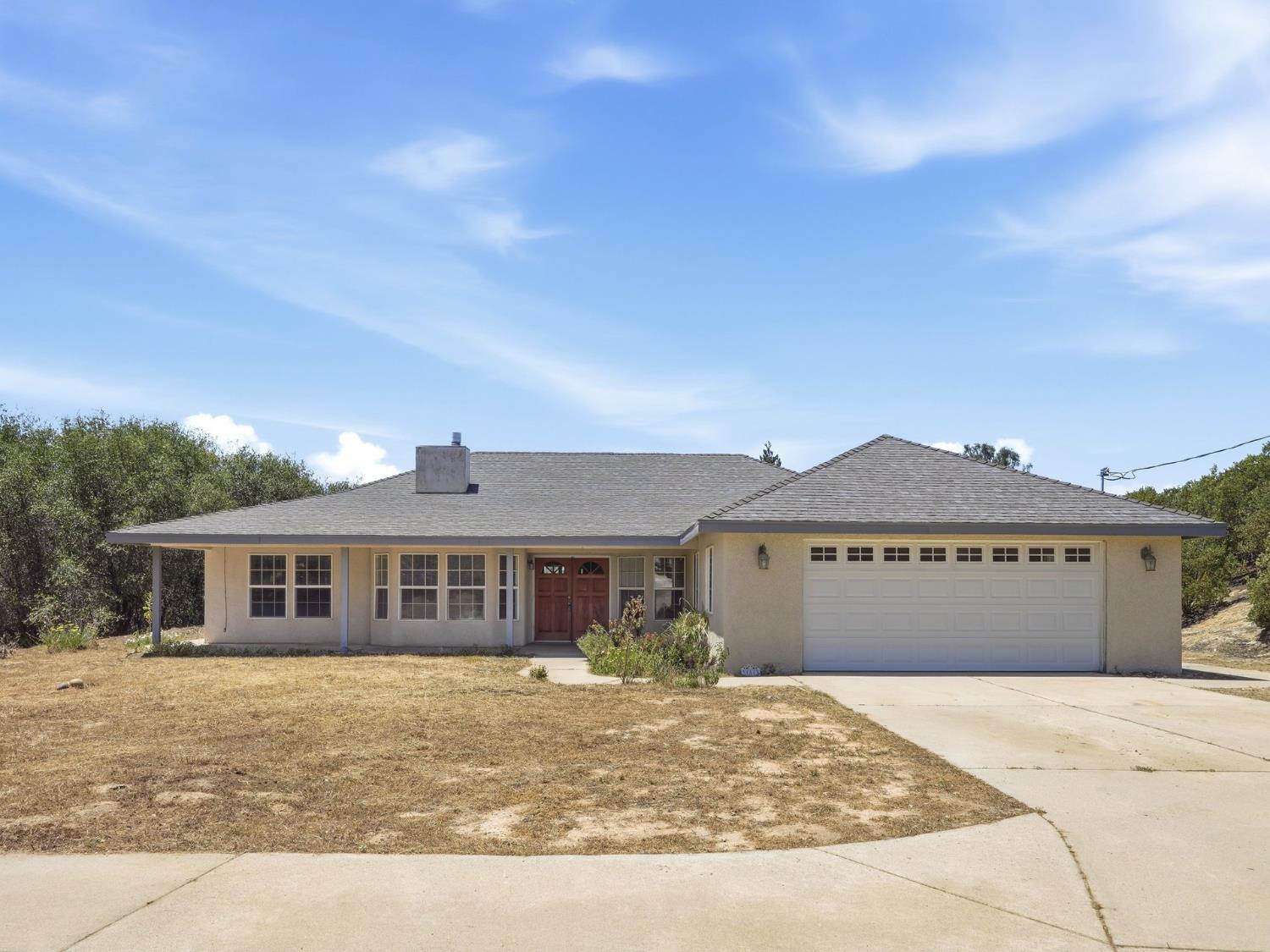Single Family in Coarsegold - photo 3