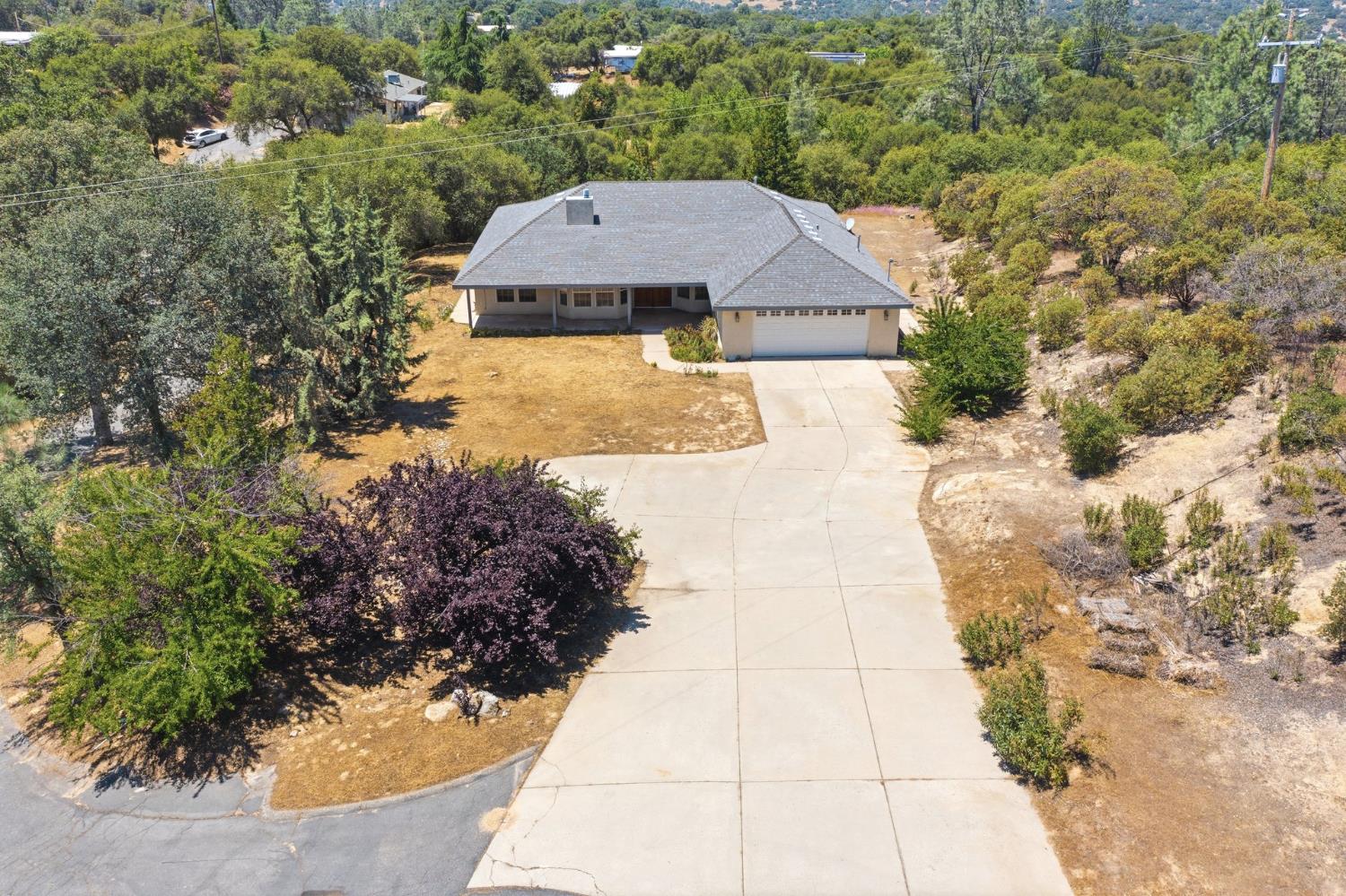Single Family in Coarsegold - photo 2