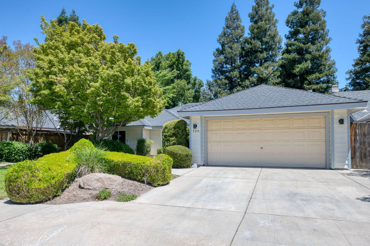 Single Family in Fresno - photo 2