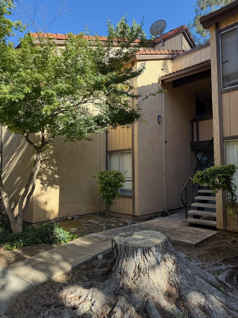 Condo in Fresno - photo 2