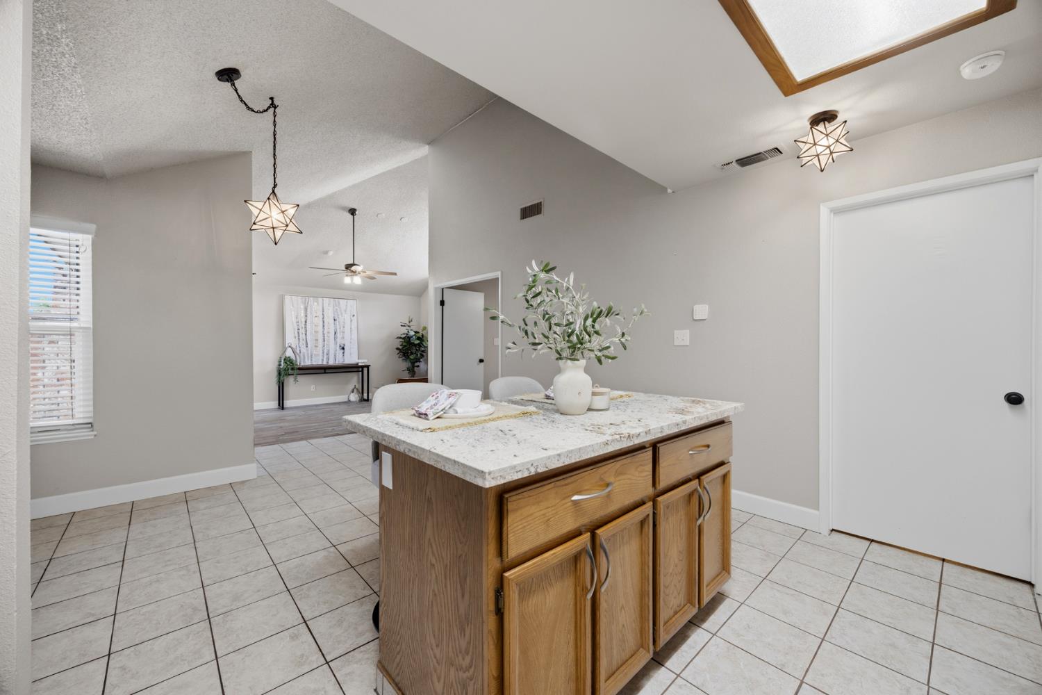 Condo in Fresno - photo 3
