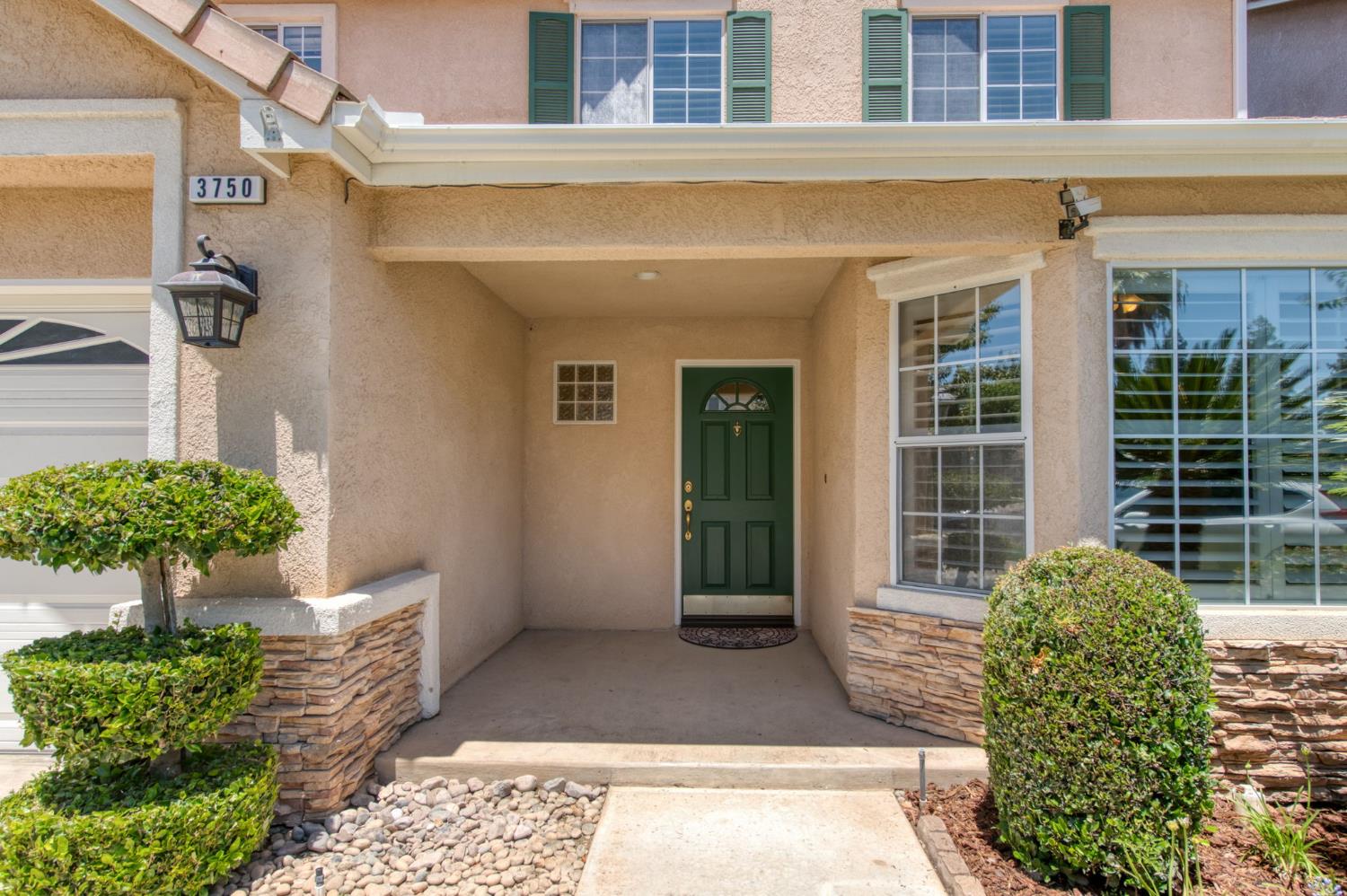 Single Family in Fresno - photo 2