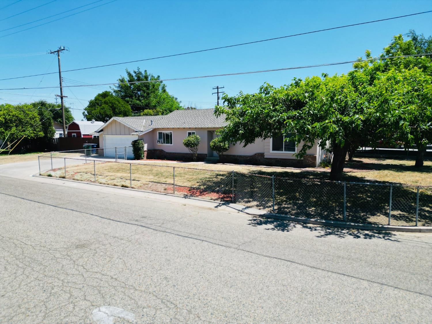 Single Family in Tulare - photo 3