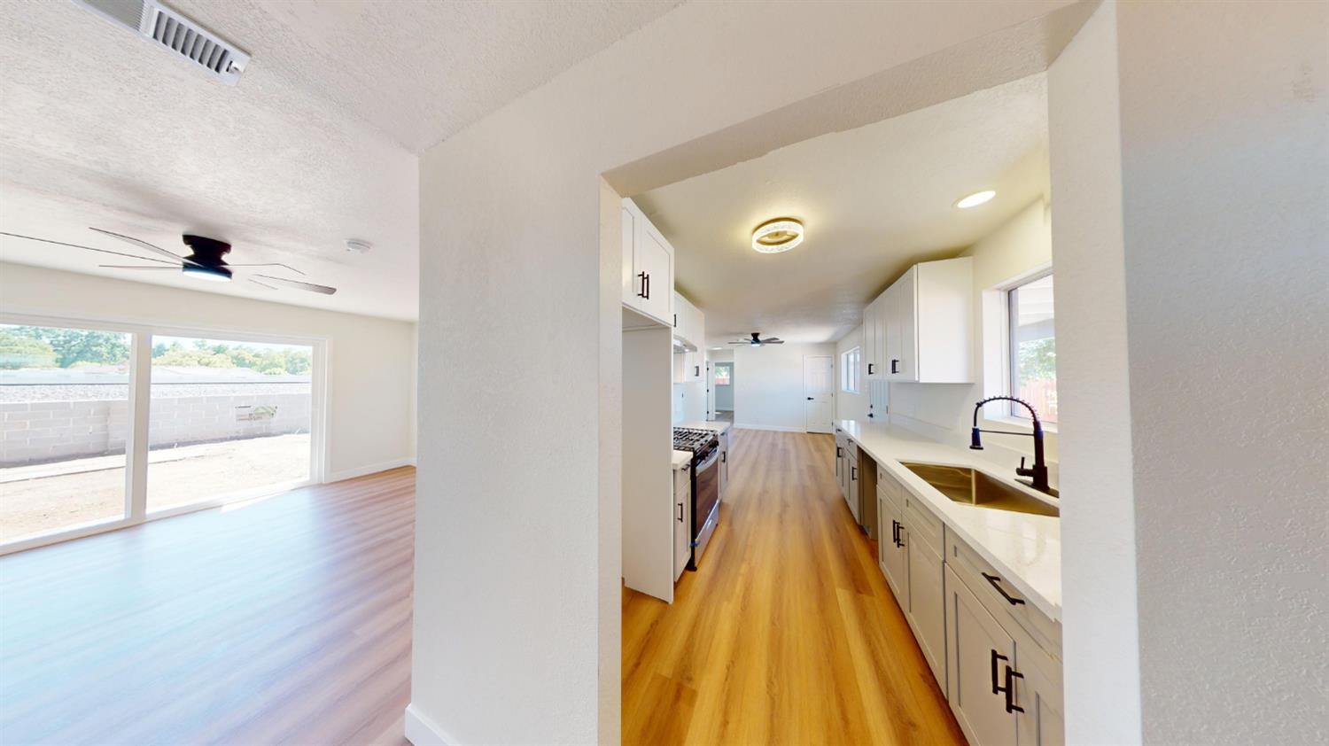 Single Family in Fresno - photo 3