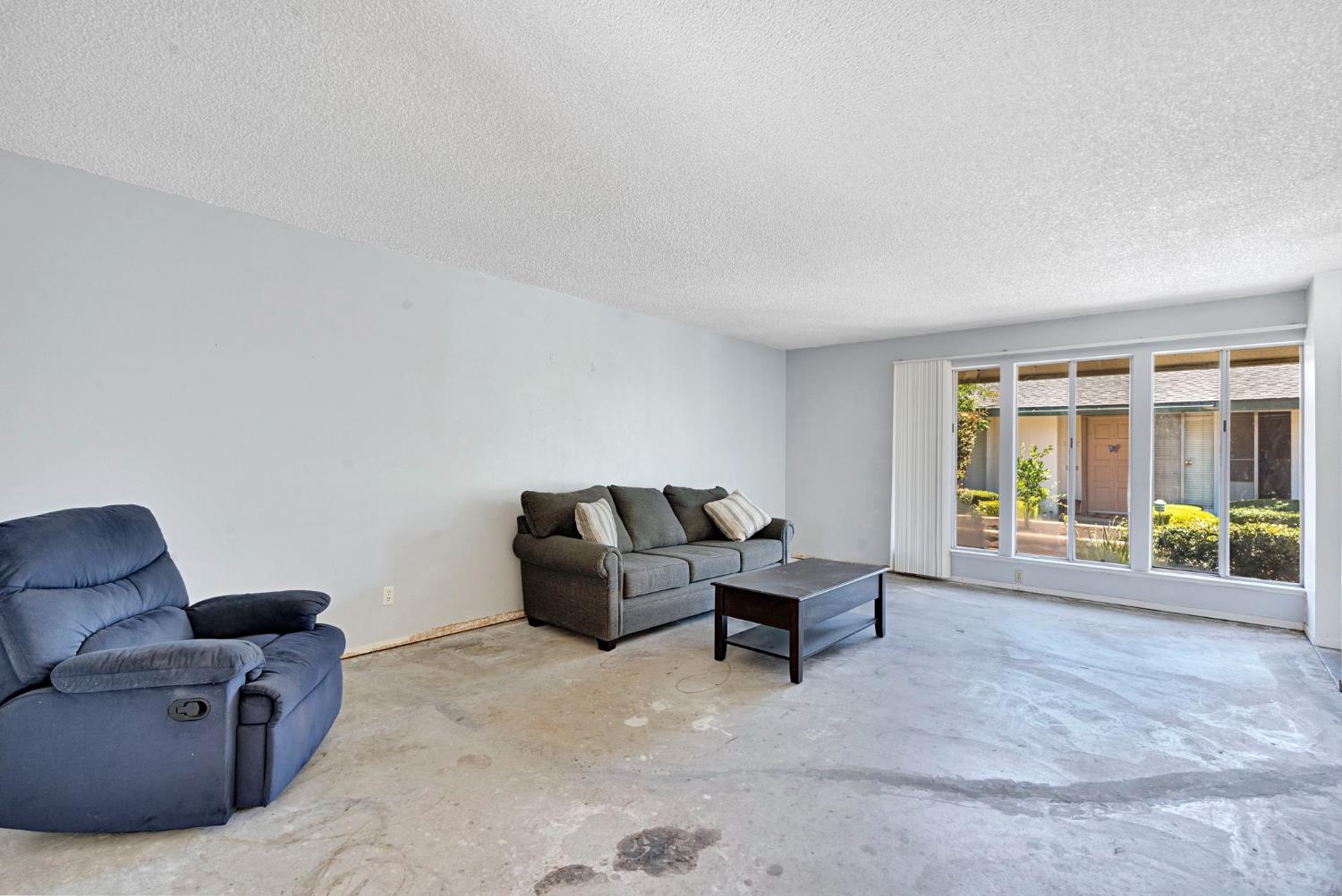 Condo in Fresno - photo 3
