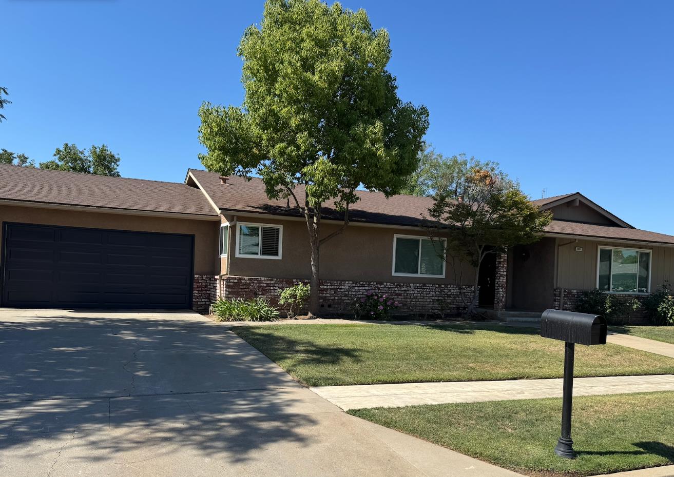 Single Family in Fresno - photo 3