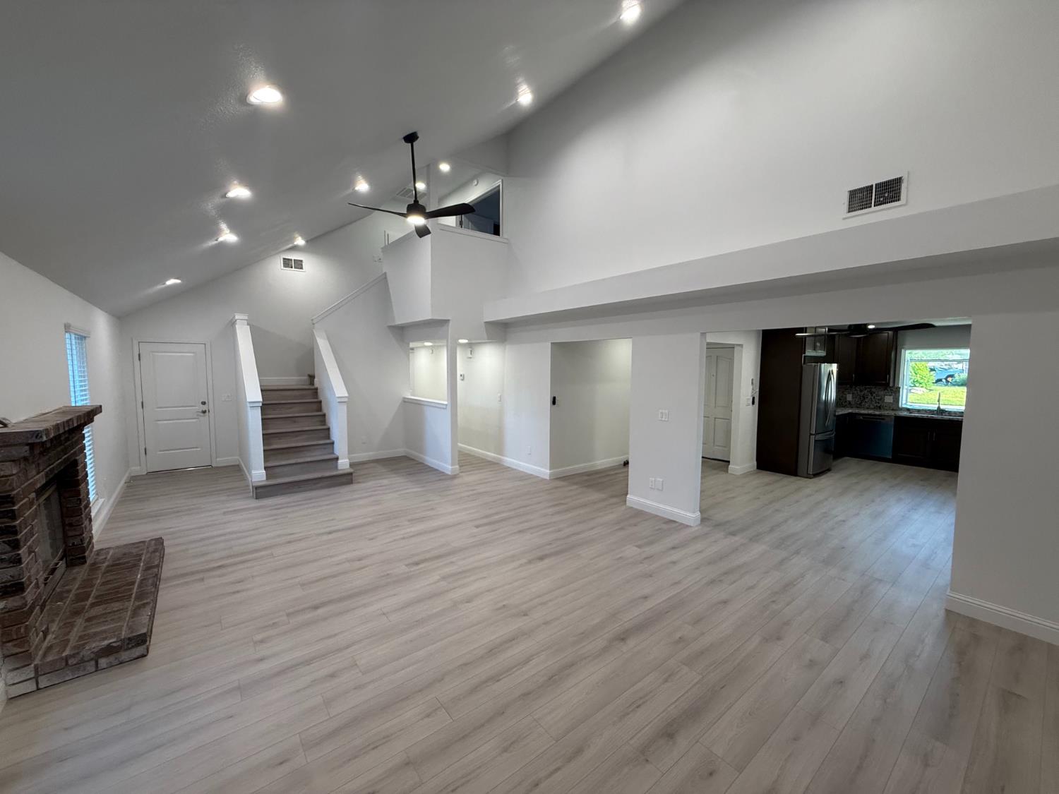 Single Family in Fresno - photo 2