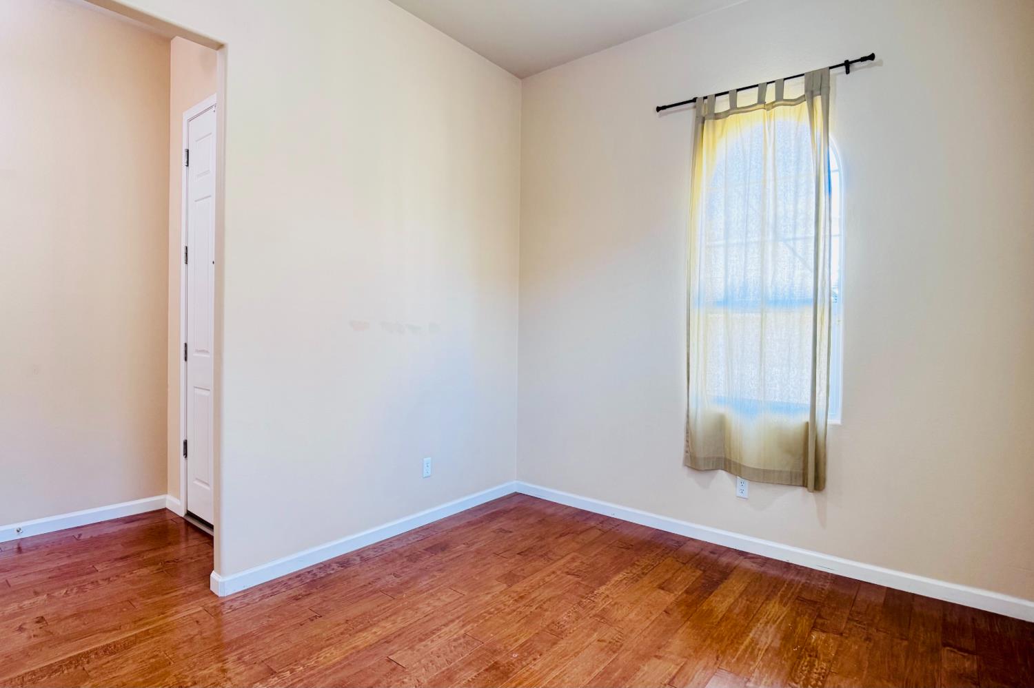 Single Family in Fresno - photo 3