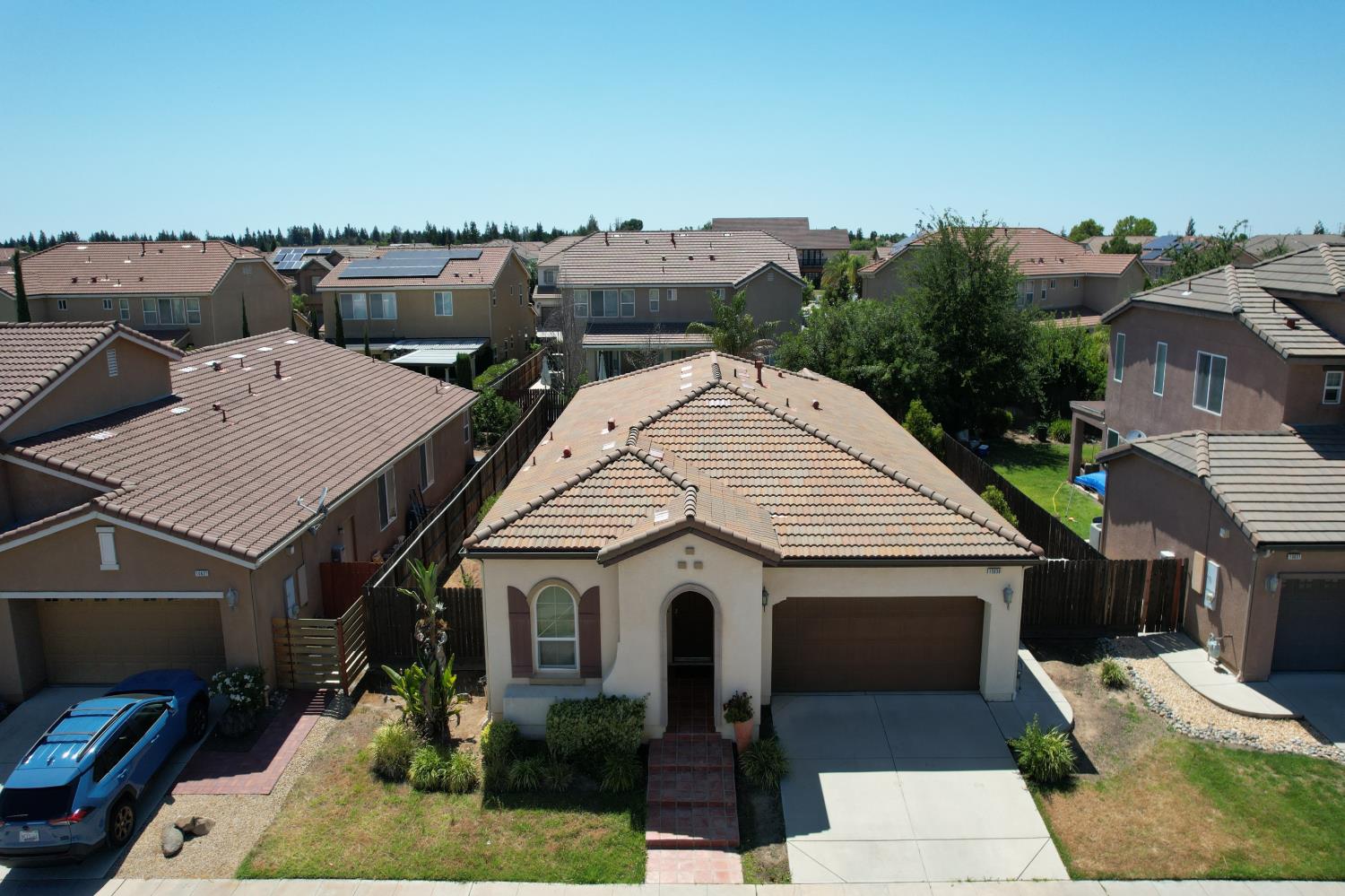 Single Family in Fresno - photo 2