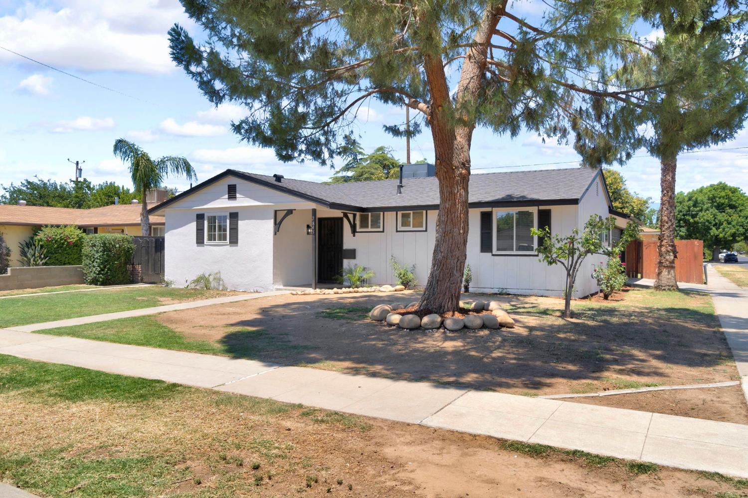 Single Family in Fresno - photo 3