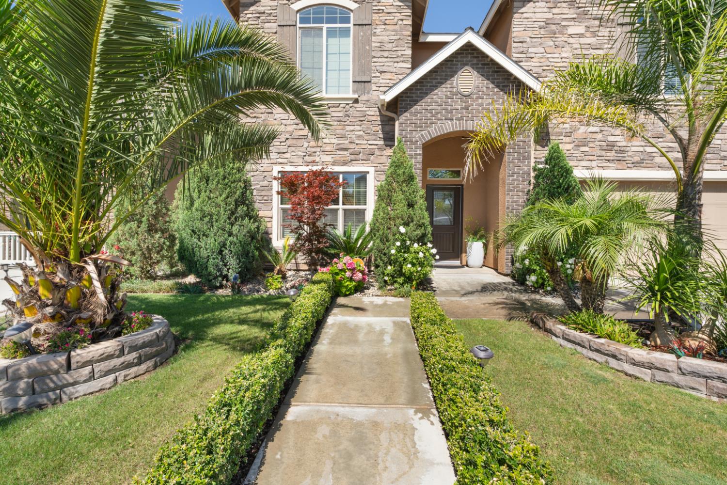 Single Family in Fresno - photo 2