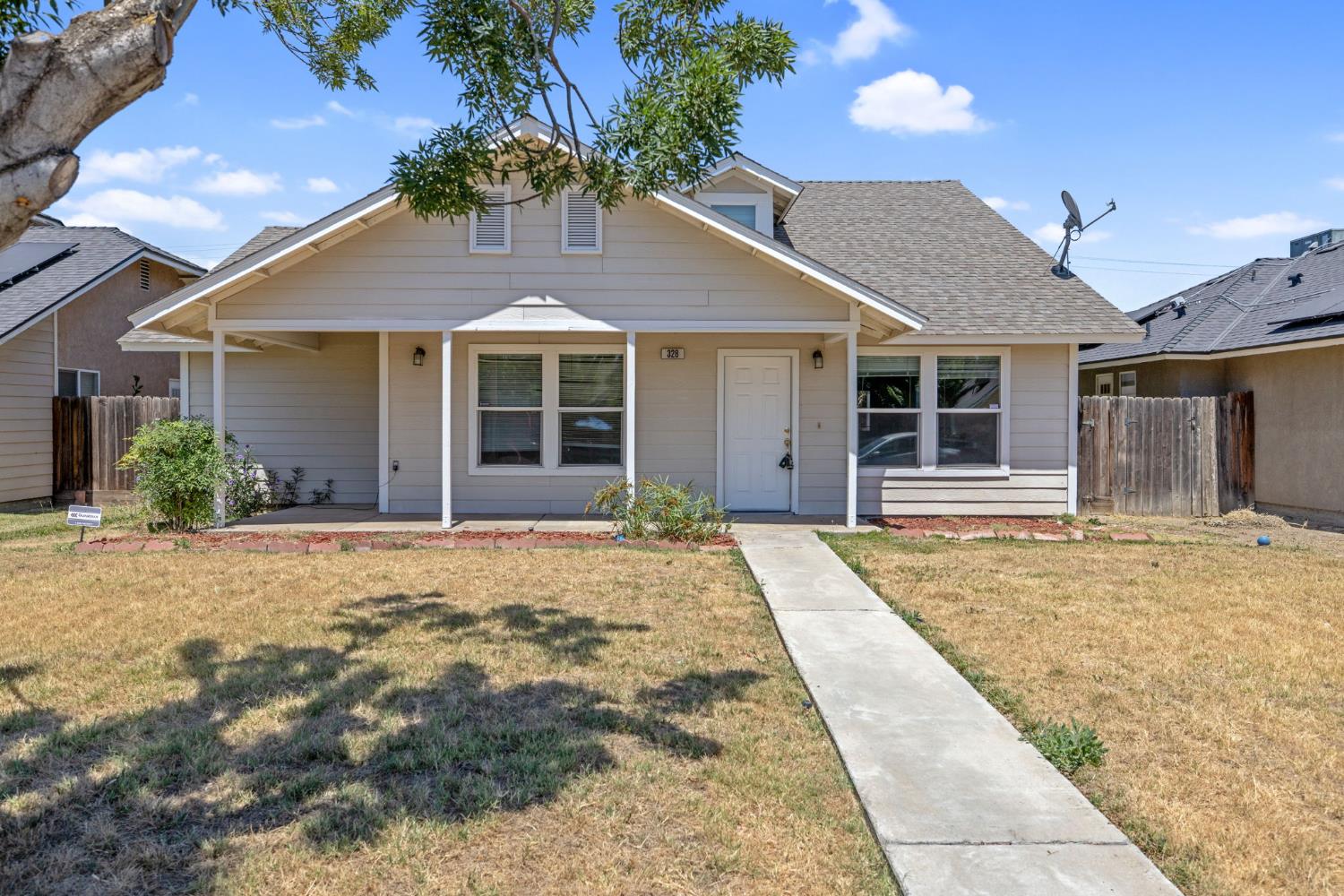 Single Family in Dinuba - photo 2