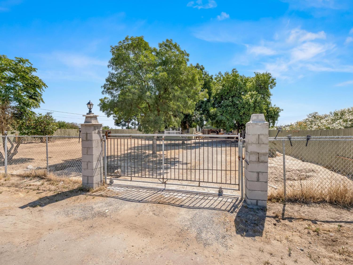Single Family in Fresno - photo 3