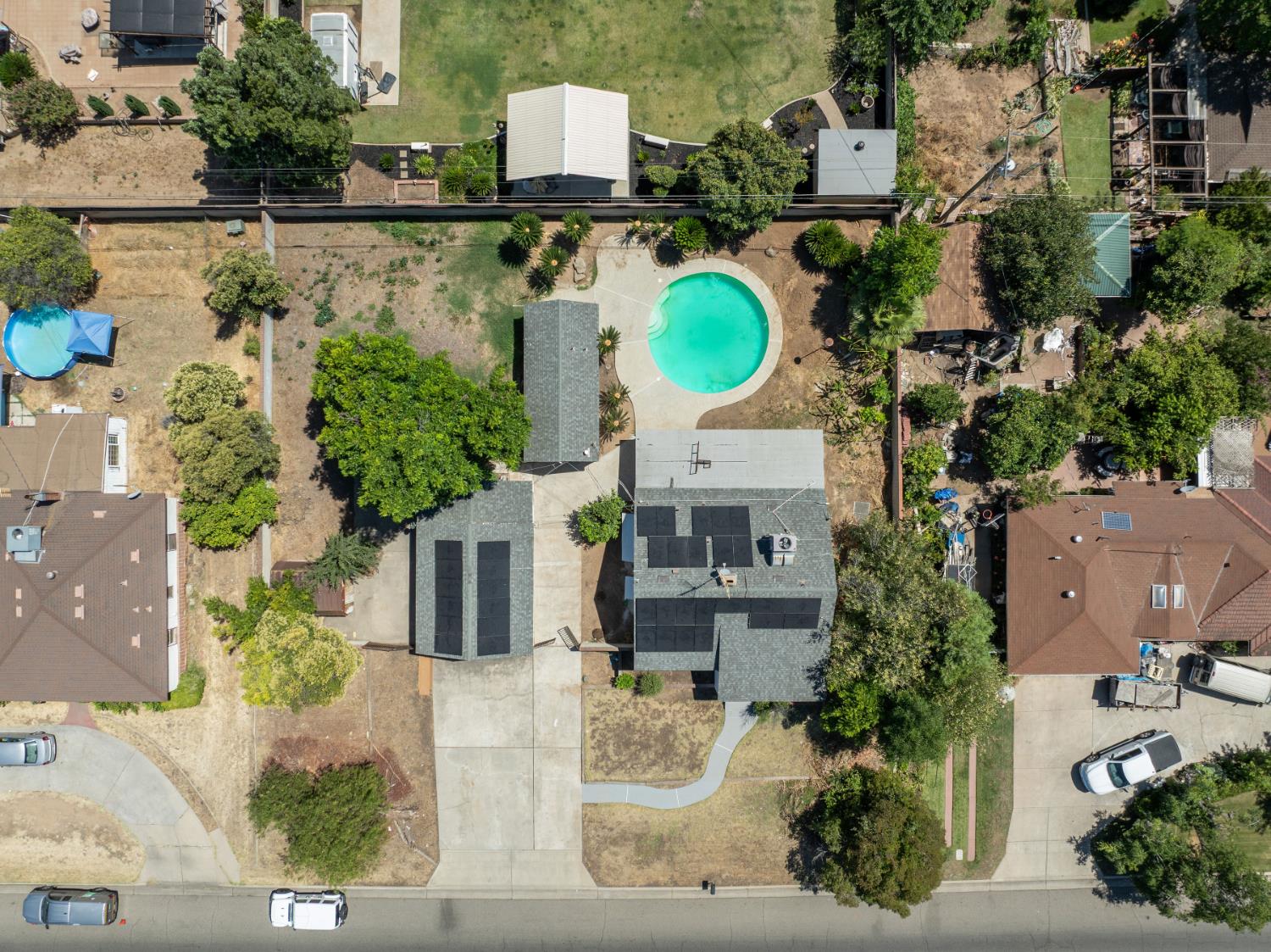 Single Family in Fresno - photo 2