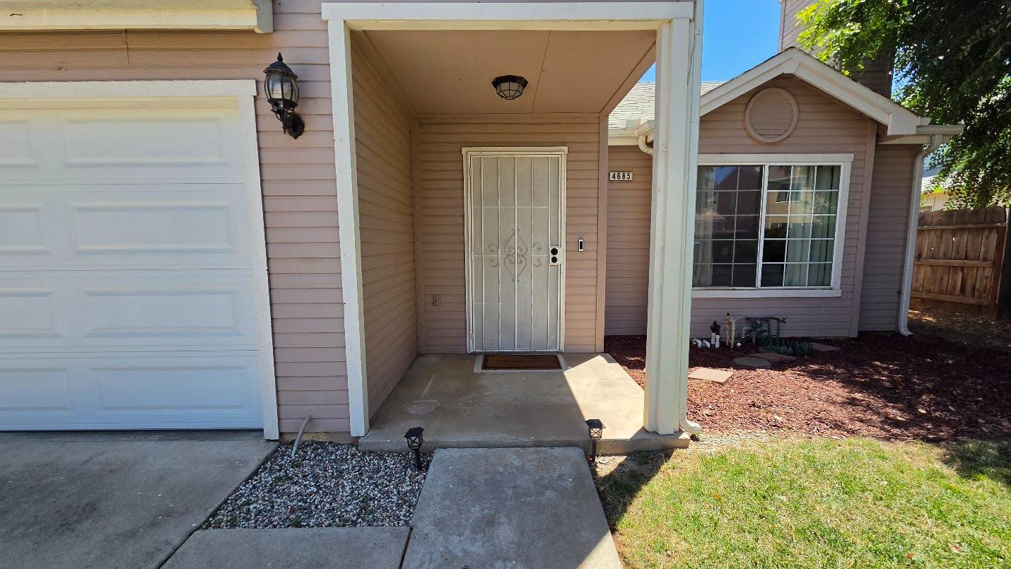 Single Family in Fresno - photo 2