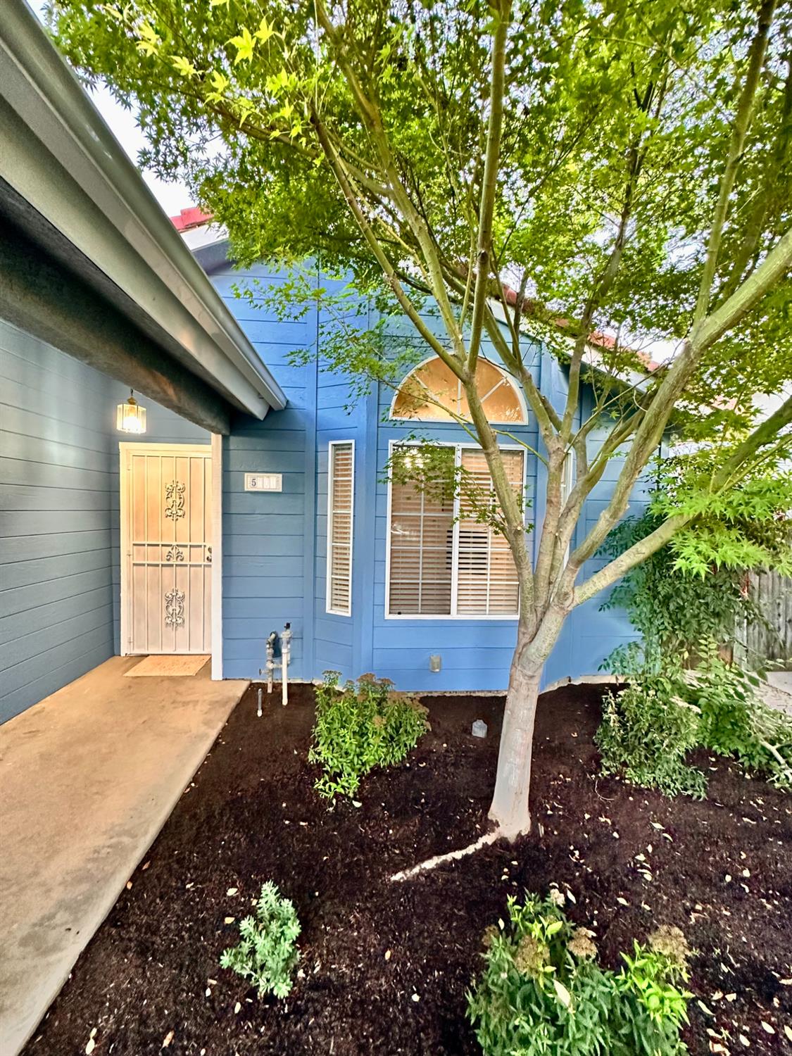 Single Family in Fresno - photo 2
