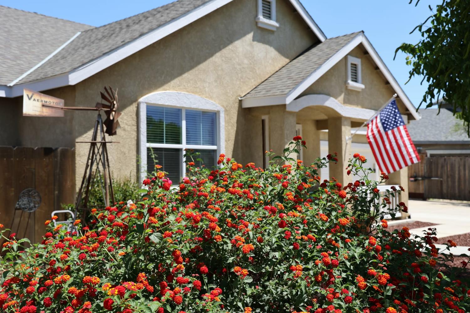 Single Family in Reedley - photo 3