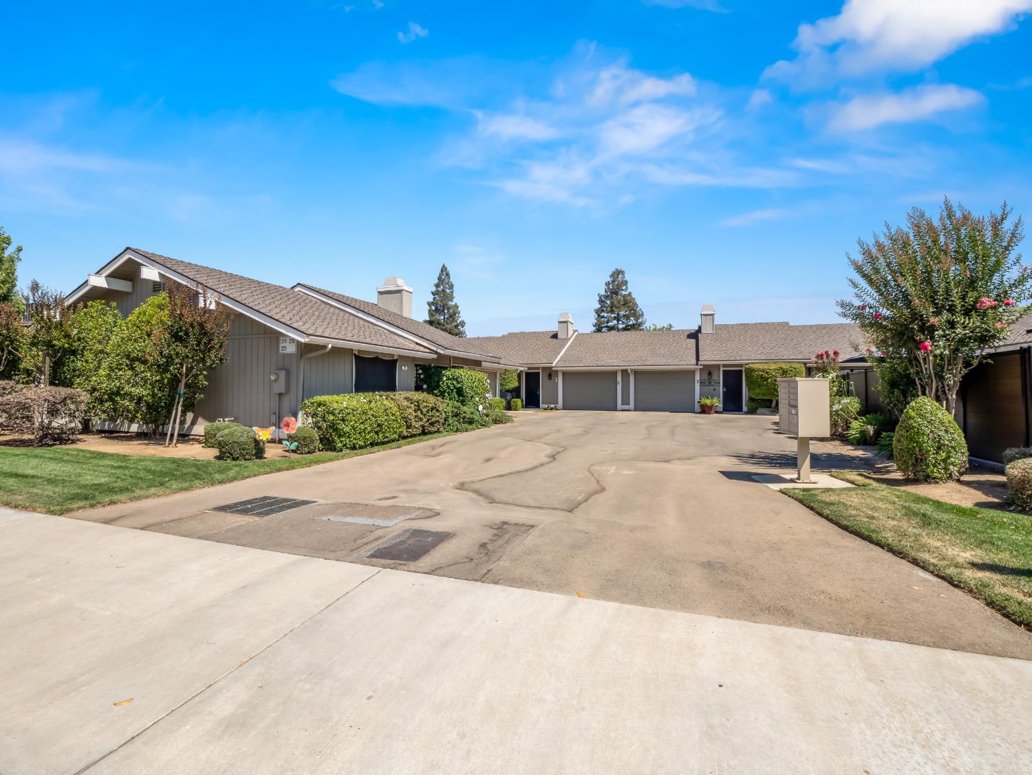 Single Family in Fresno - photo 3