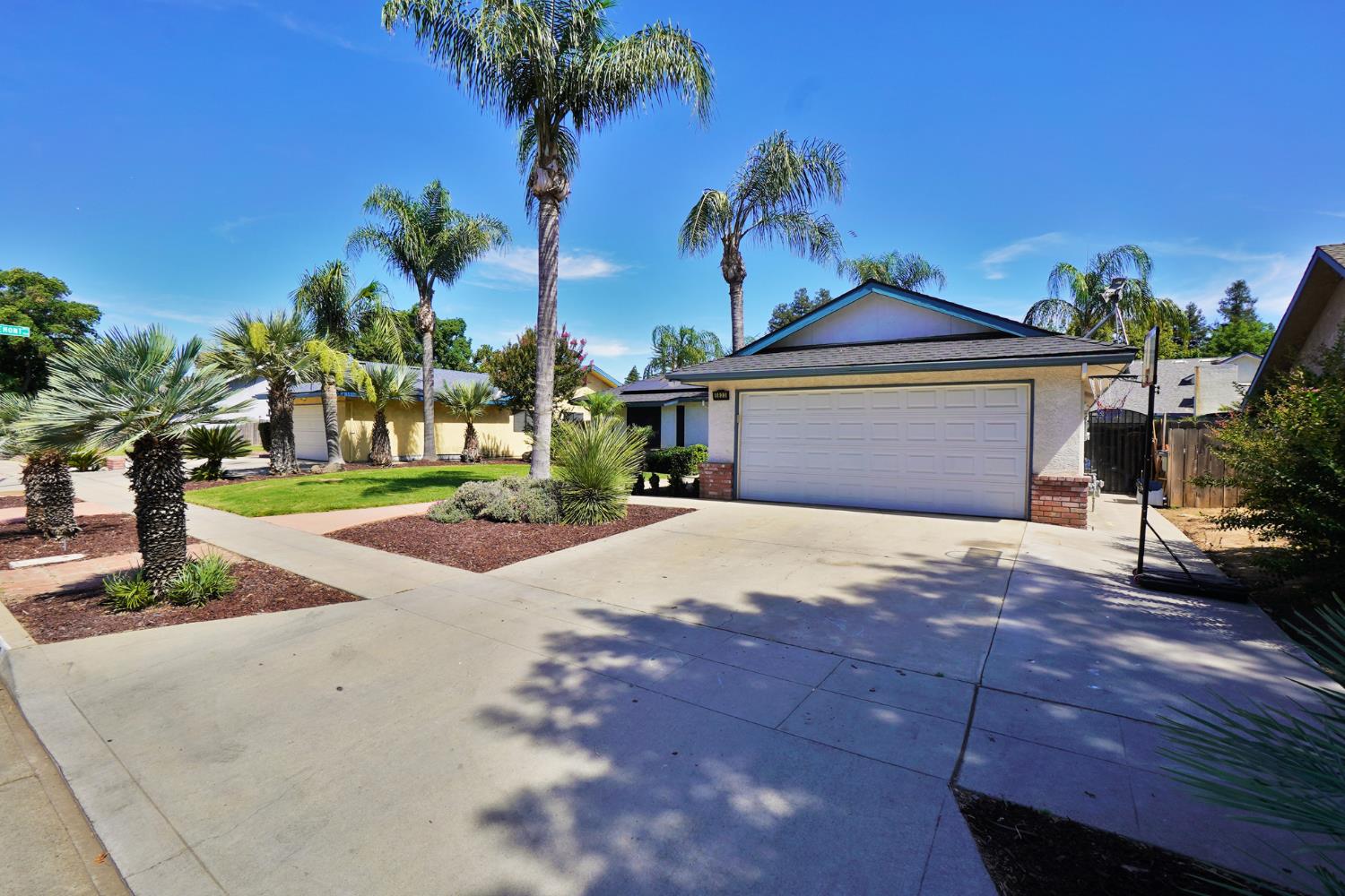 Single Family in Fresno - photo 2