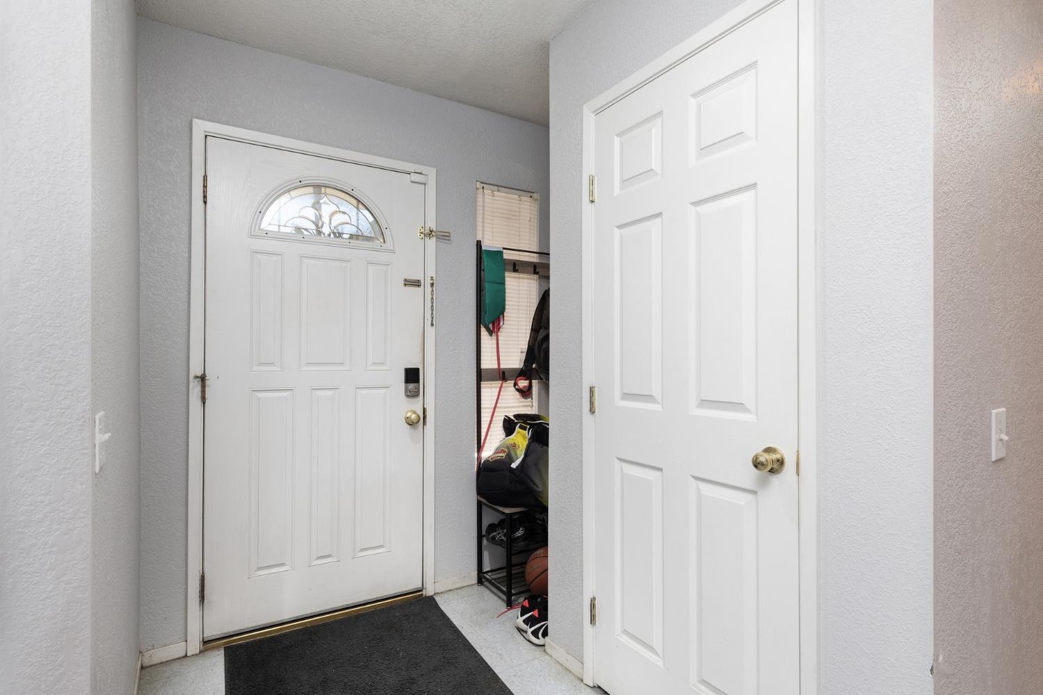 Single Family in Dinuba - photo 3