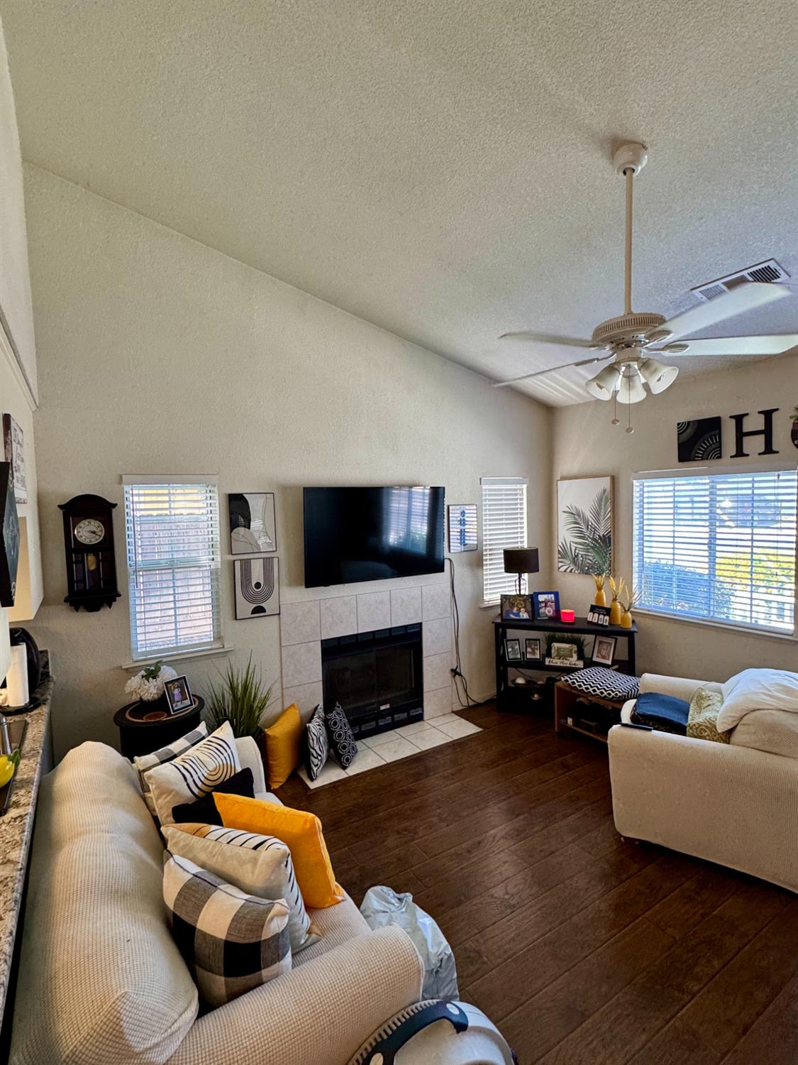 Duplex in Clovis - photo 3