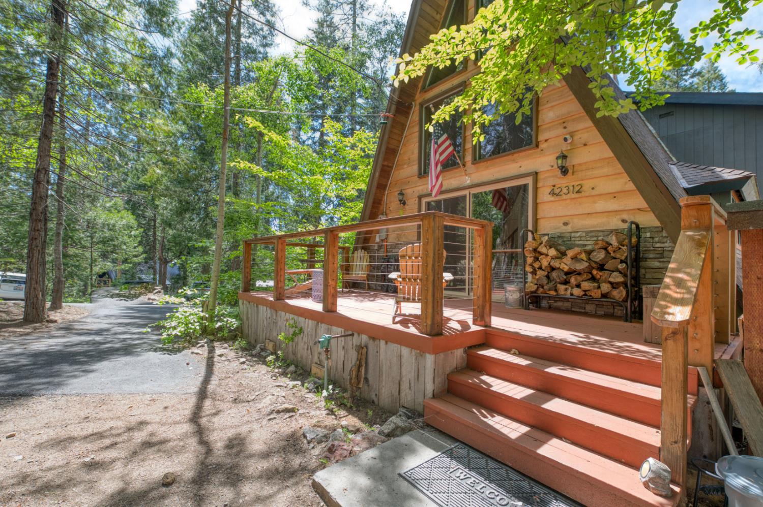 Single Family in Shaver Lake - photo 3