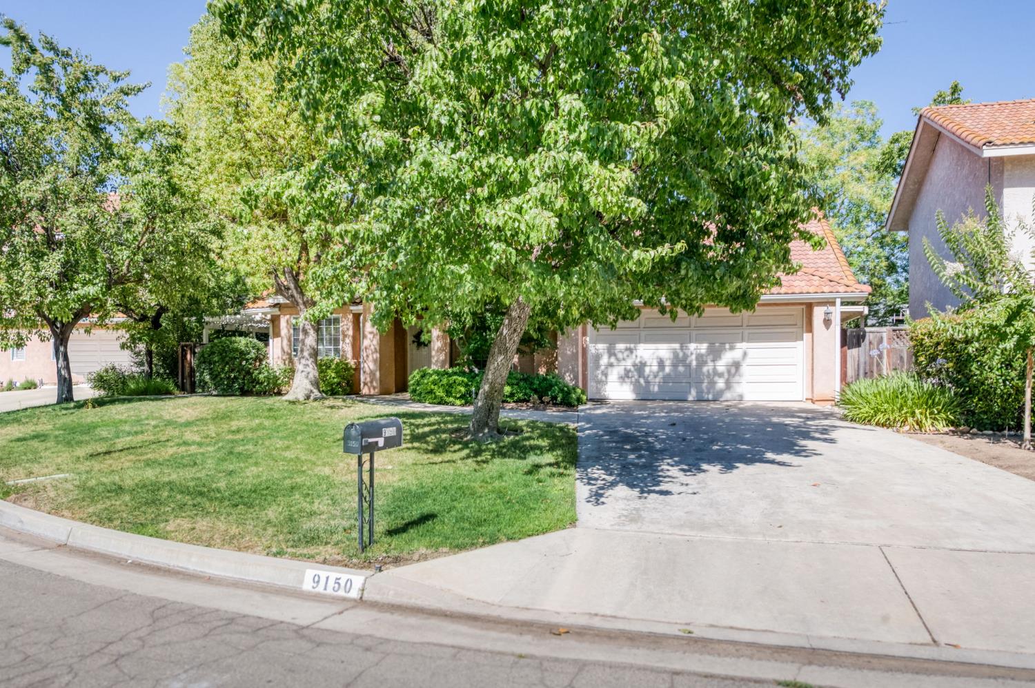 Single Family in Fresno - photo 2